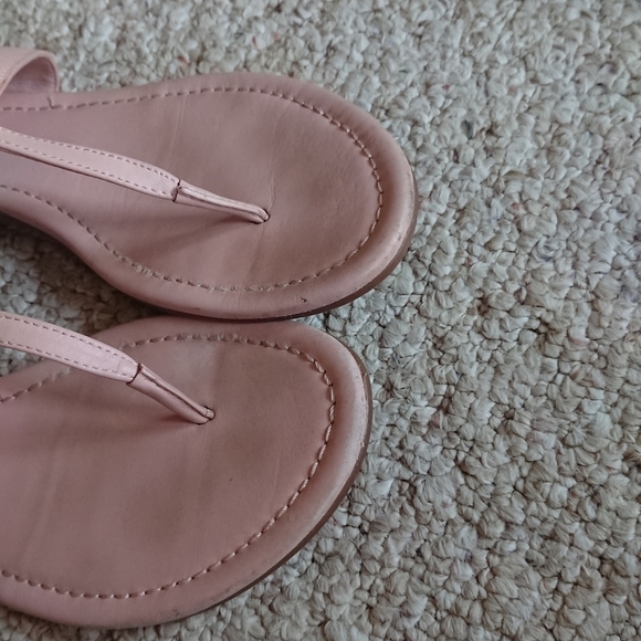 Tory Burch light Pink Everly T-Strap Flat Sandal with golden tone logo size 8.5 - Picture 7 of 12